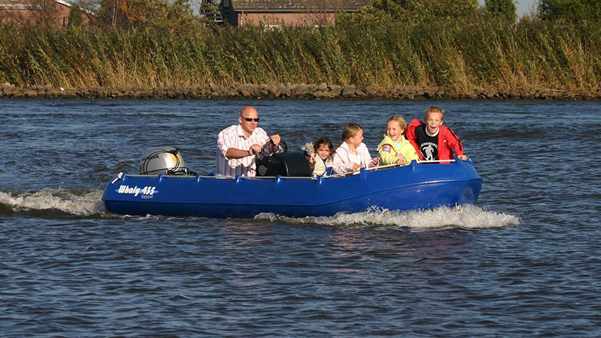 Towables yacht rental singapore