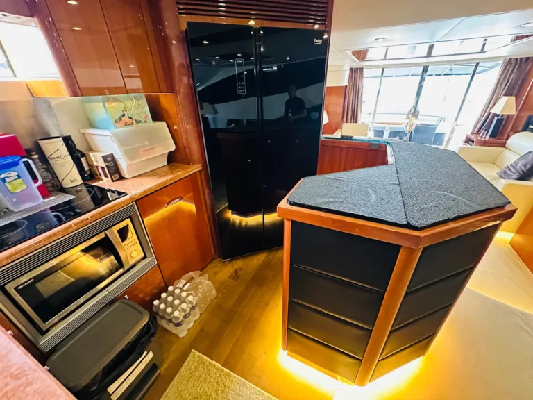 Ellyn-70ft-Sunseeker-Monoyacht-2014-10-scaled-1