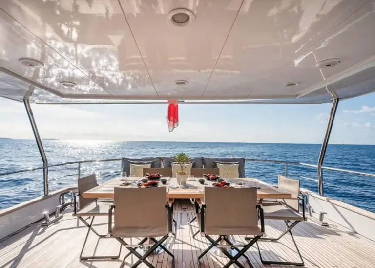 Island-B-Deck