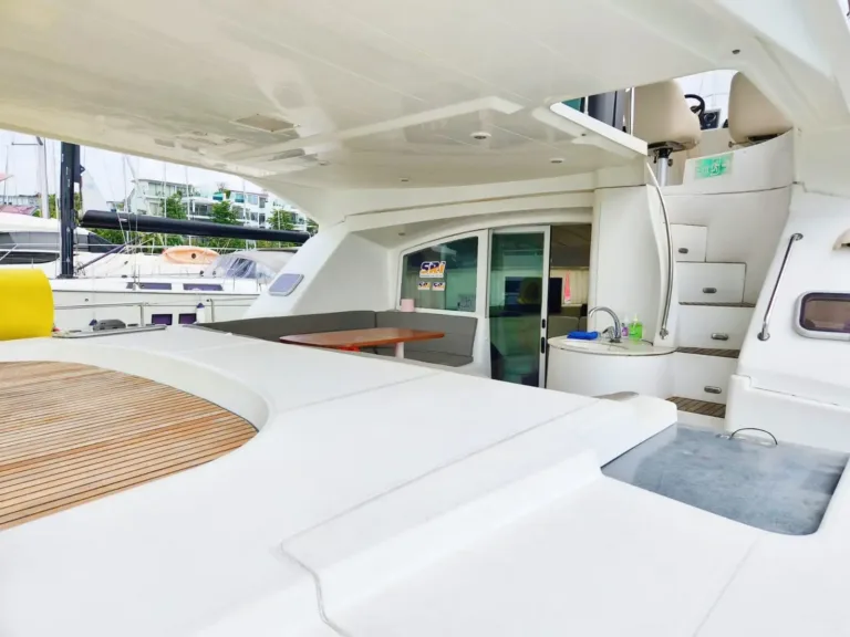 Island-Yacht-I-12