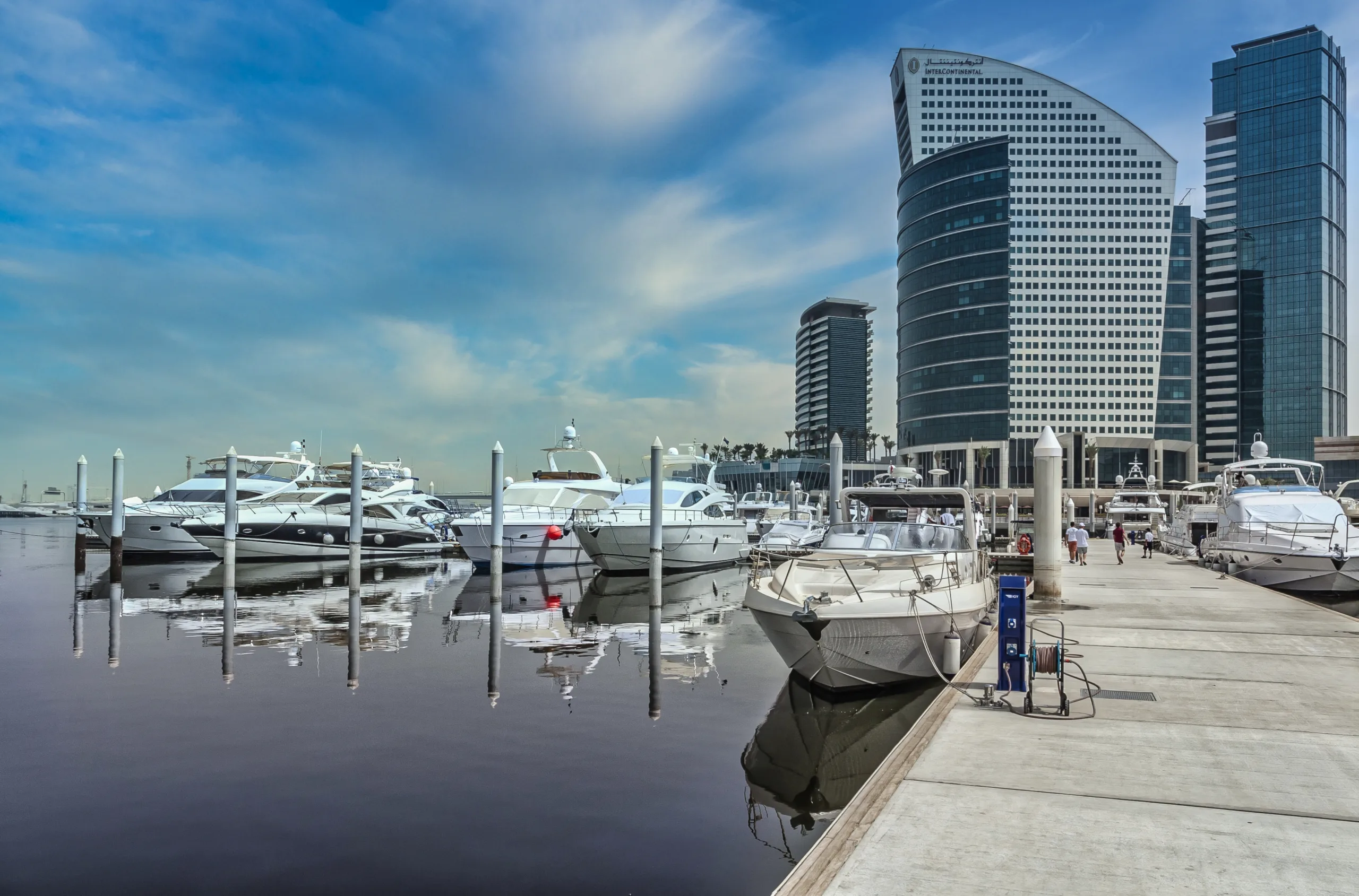 Where Do Luxury Yachts Dock in Singapore? A Charterer’s Marina Guide