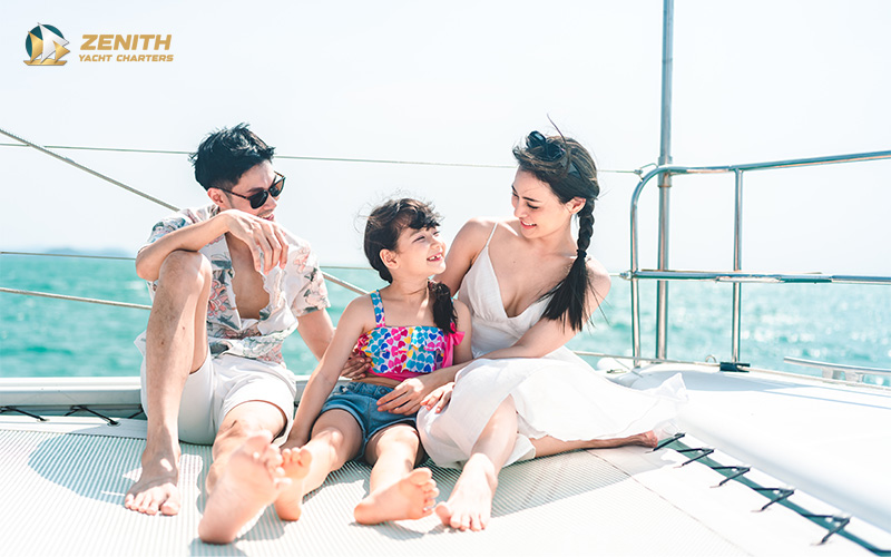 family-bonding-on-a-yacht