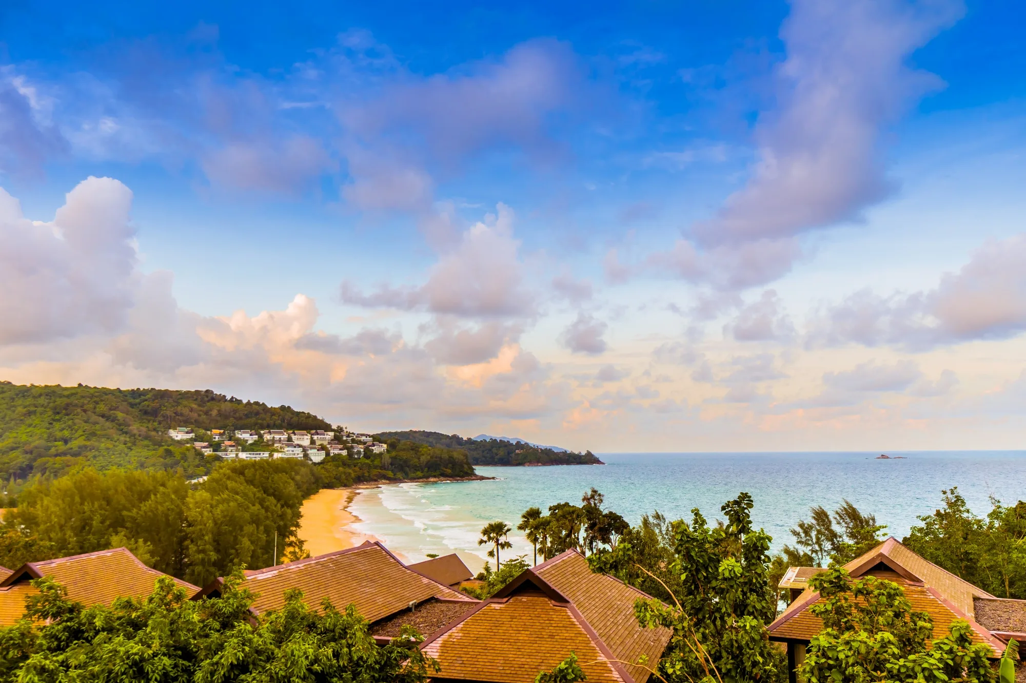 Best Time to Rent a Yacht in Phuket: Weather, Seasons & Travel Tips