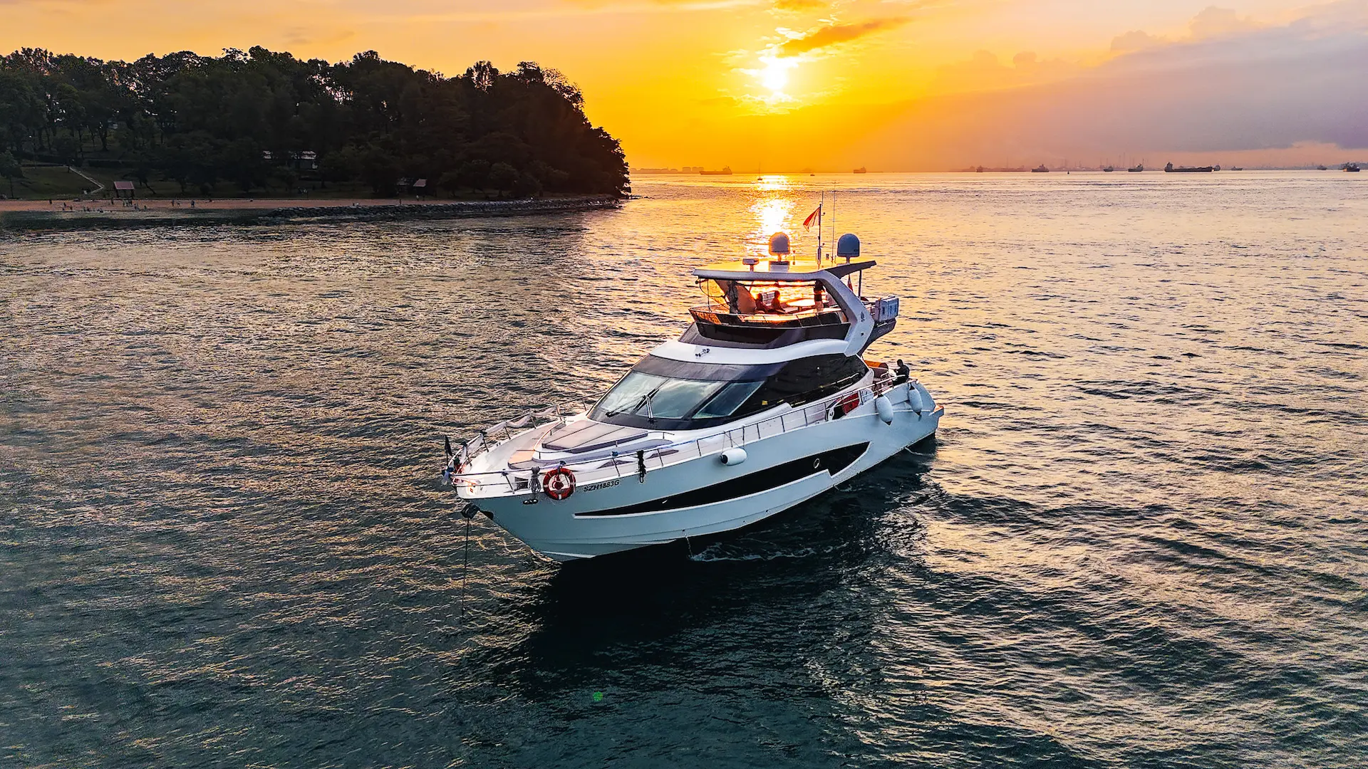M.Y.-Legend-68ft-Aquitalia-1