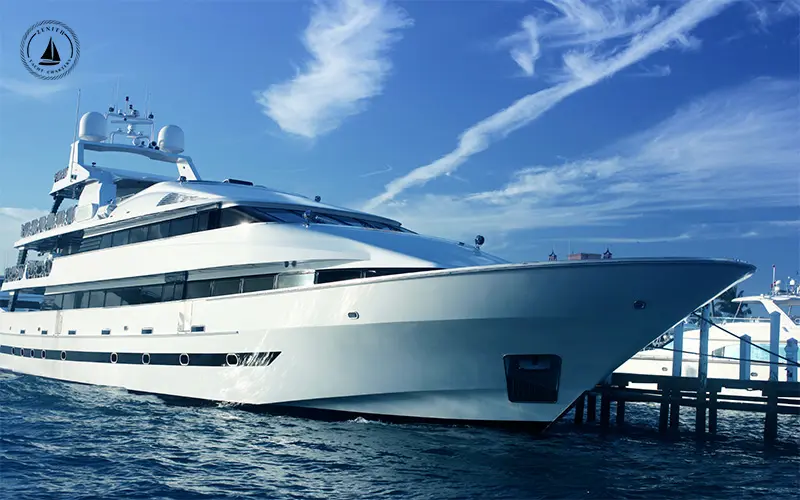 Yacht-rental-for-party-in-Singapore